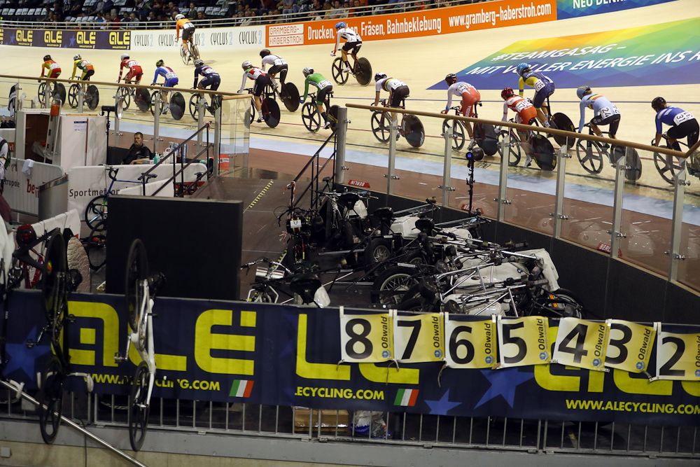 Riders compete in the women's omnium at the European championships