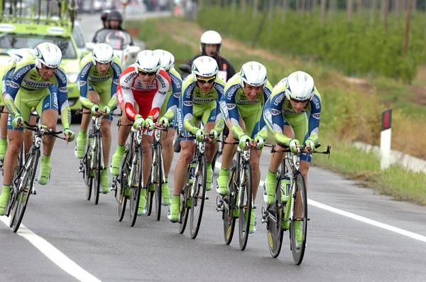Liquigas - Doimo en route to a victory in the stage four team time trial.