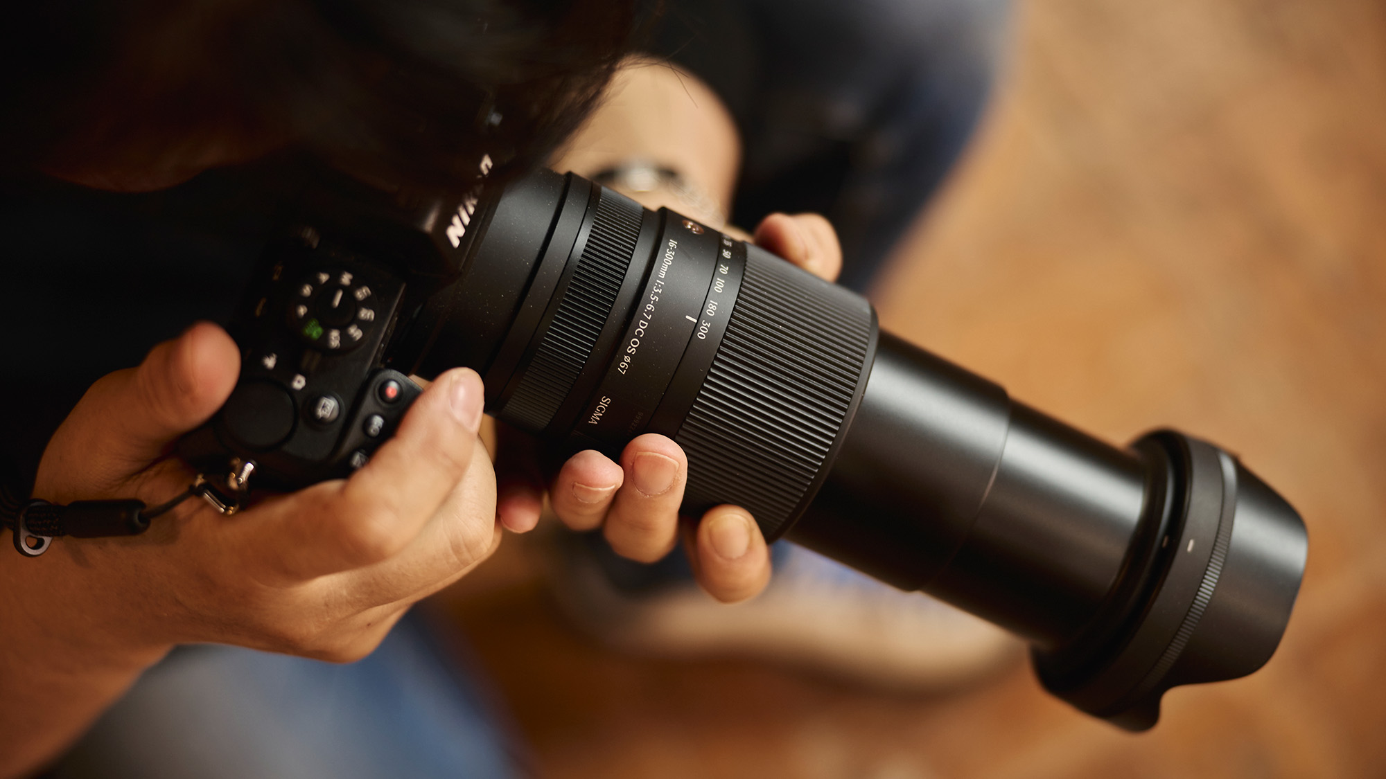 Sigma 16-300mm f/3.5-6.7 DC OS | Contemporary lifestyle images