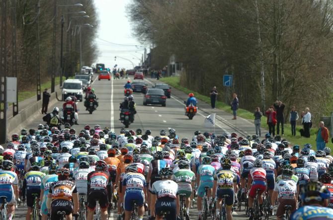 The peloton roll along anticipating the lung-burning finale at Fleche Wallonne