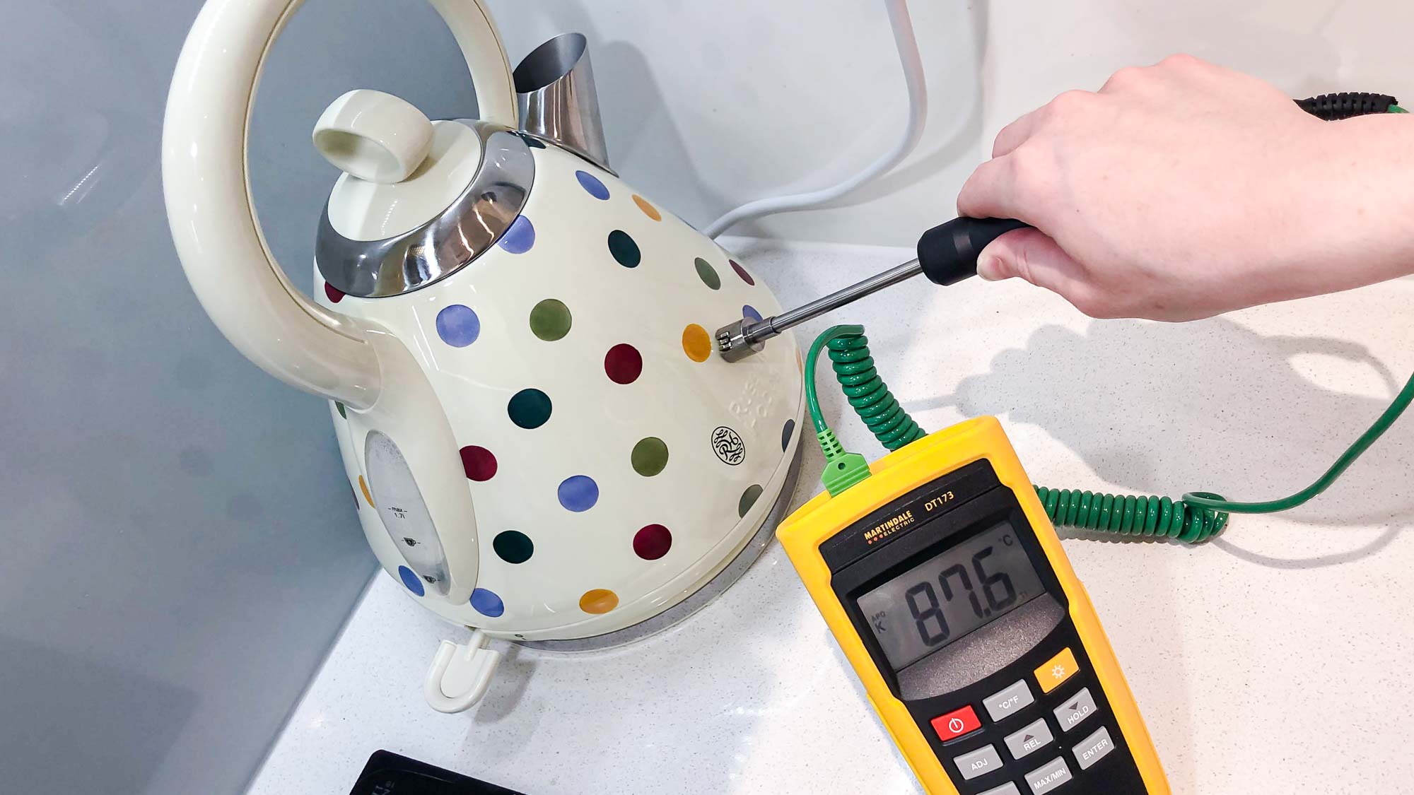 Russell Hobbs Emma Bridgewater Polka Dot Kettle external temperature