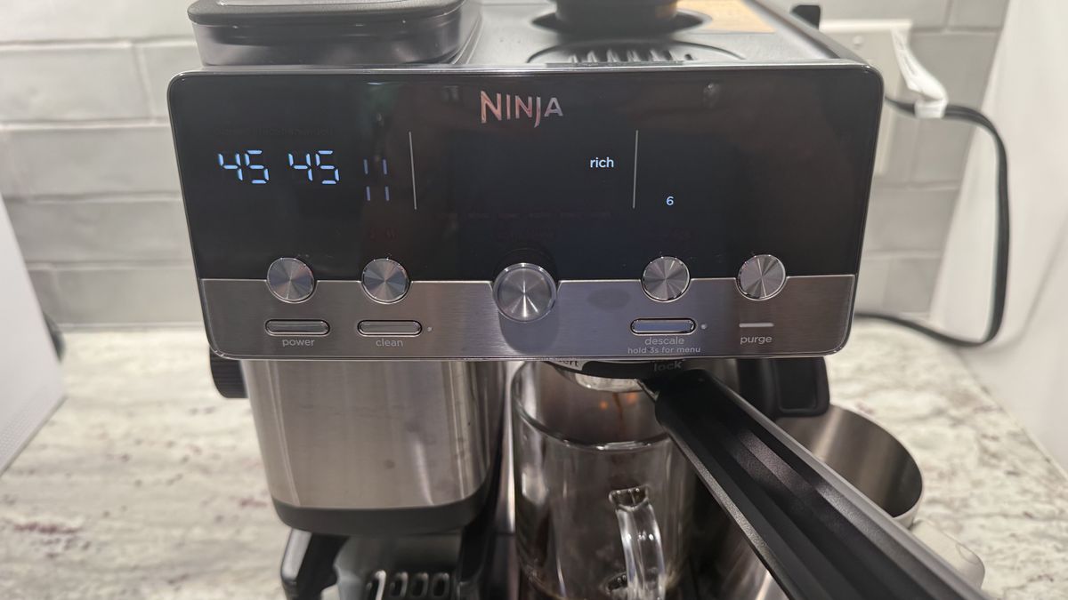Ninja Luxe Caf&eacute; Mini Espresso Machine
