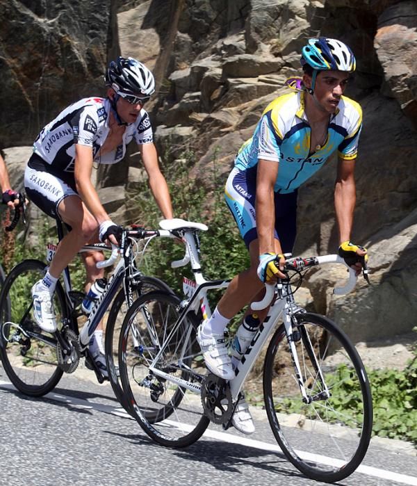 Alberto Contador (Astana) rides
