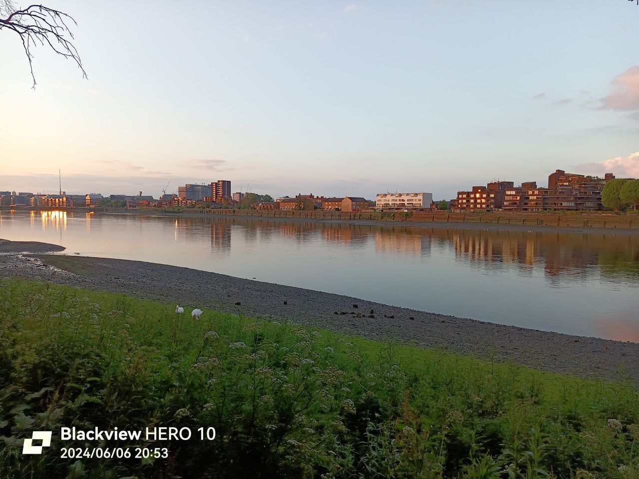 A picture of the Thames river