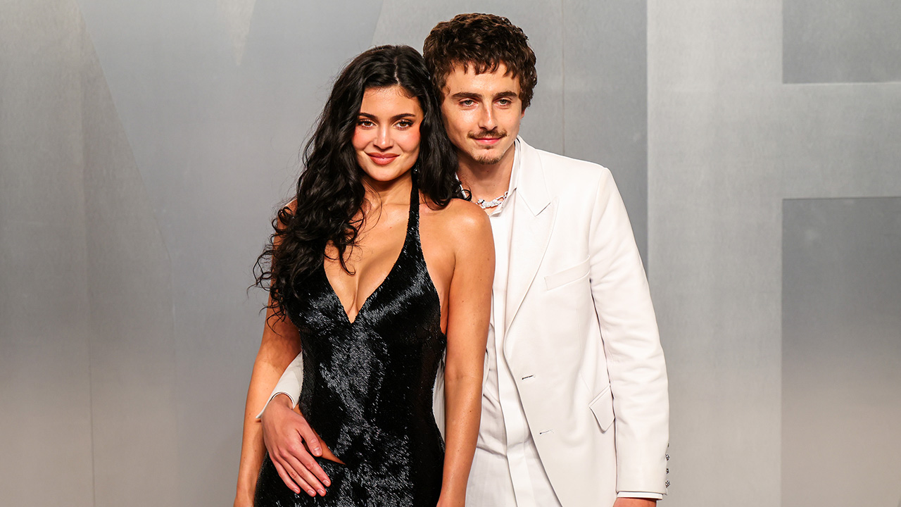 Timoth&egrave;e Chalamet and Kylie Jenner in black and white at the Vanity Fair Oscars party.