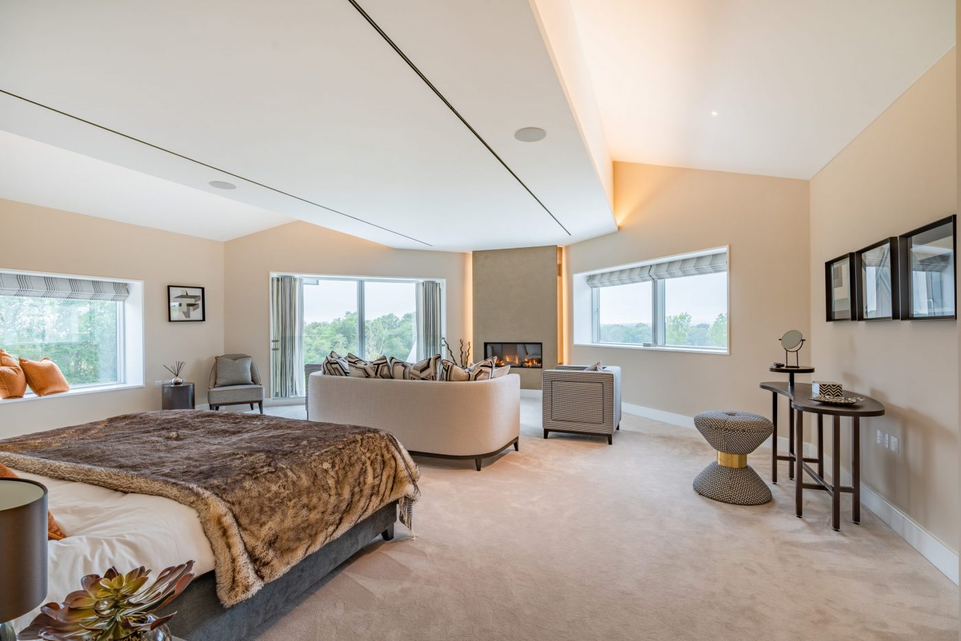 8480790-interior81-scaled-e1636029292495.jpg