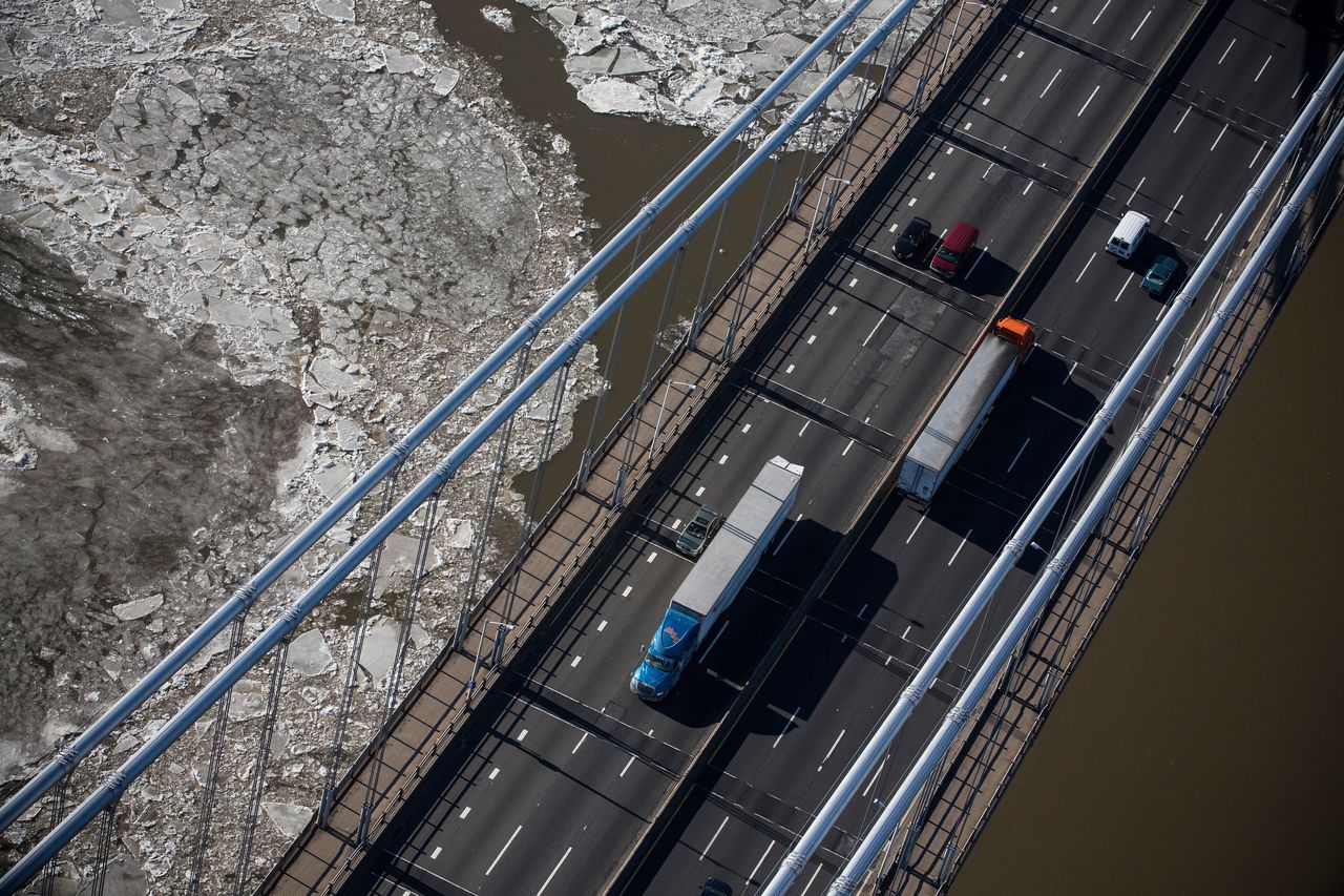 Chris Christie announces the resignation of Port Authority chairman David Samson