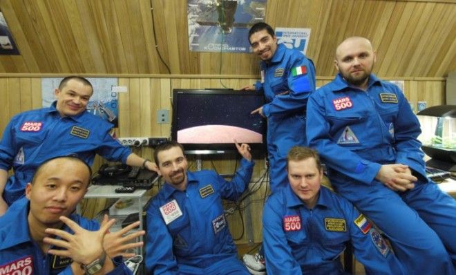 The six volunteers of Russia&amp;#039;s 520-day endurance mission simulation.