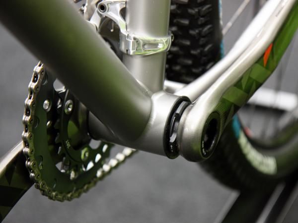 Moots includes a PressFit 30 bottom bracket in its new Mooto X RSL titanium 29er.