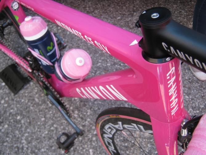 A view of Nairo Quintana's pink Canyon Ultimate CF SLX