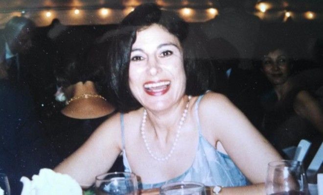 The author&amp;#039;s mother, Farah Ebrahimi, circa 1998.