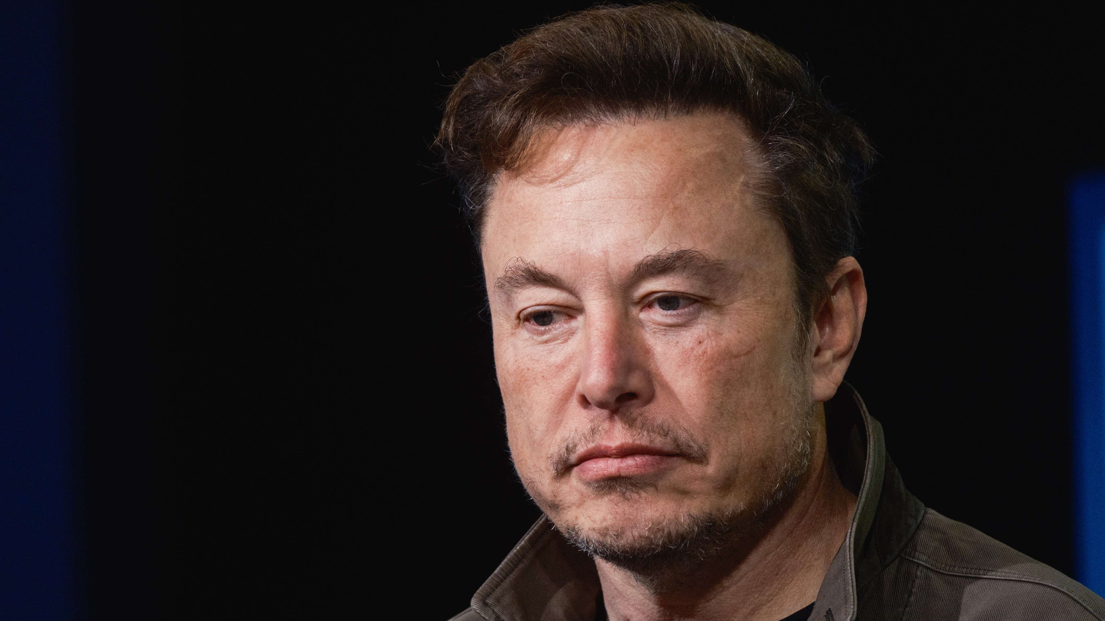  Elon Musk appearance at Valorant Champions tournament met with boos, crowd chanting 'Bring back Twitter' 