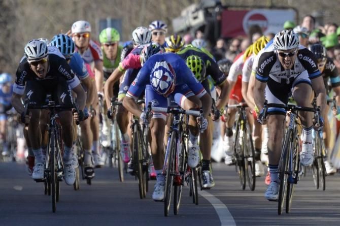 Nacer Bouhanni (FDJ.fr) sprints to victory in stage 1 at Paris-Nice