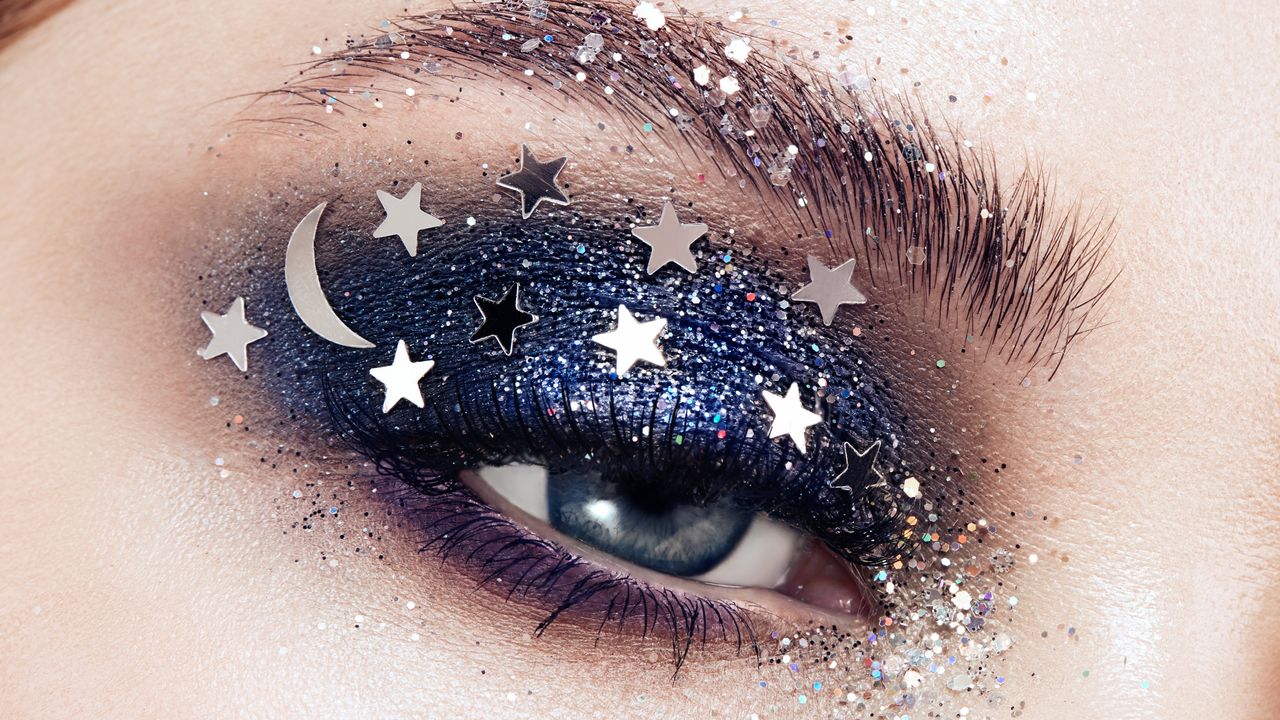 eyeshadow with star sequins