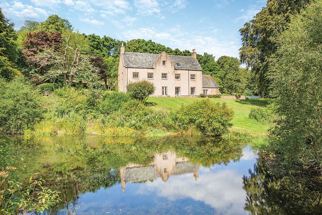 Smallholding for sale: Cushnie House, Cushnie, Alford, Aberdeenshire.