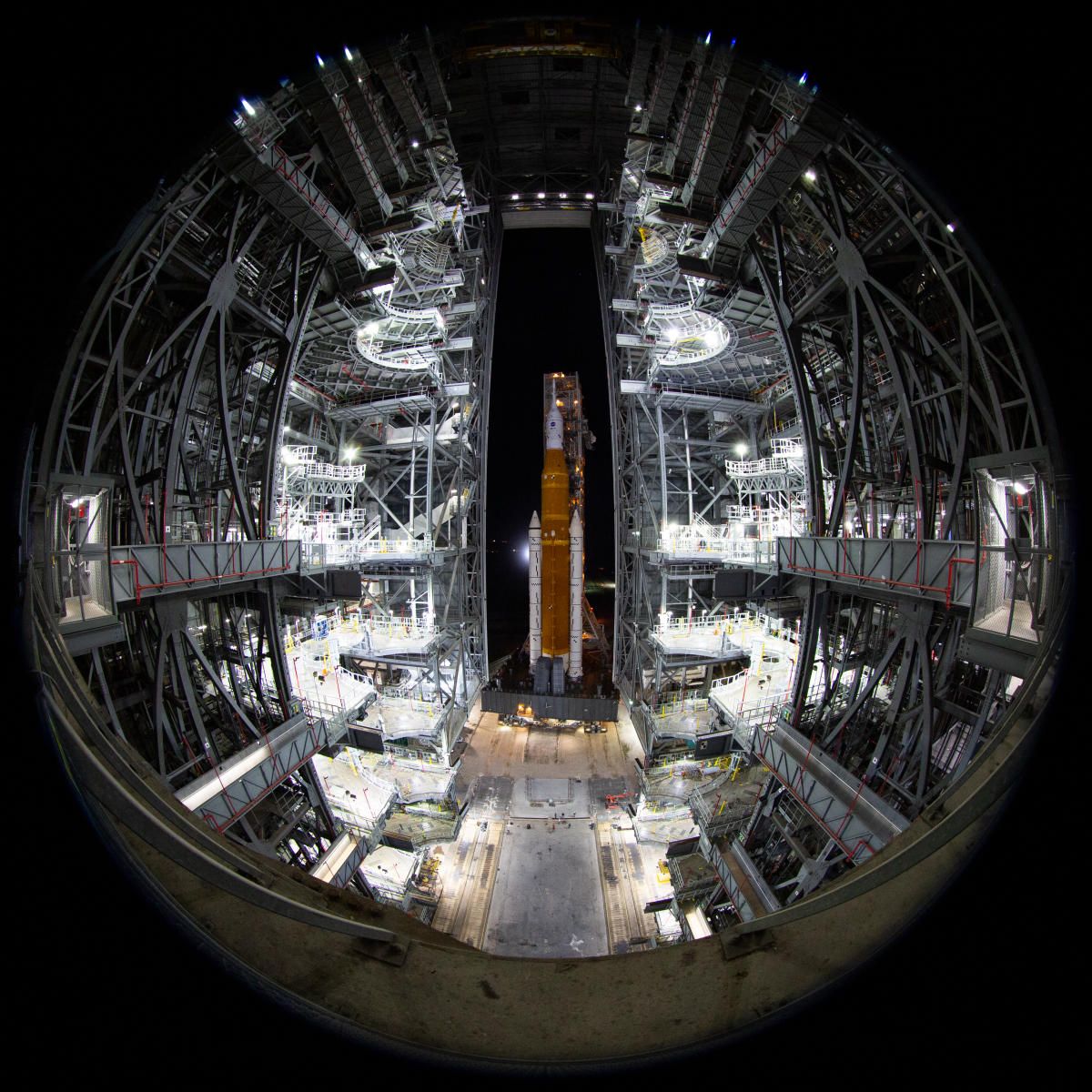 artemis 1 rollout nov. 4, 2022