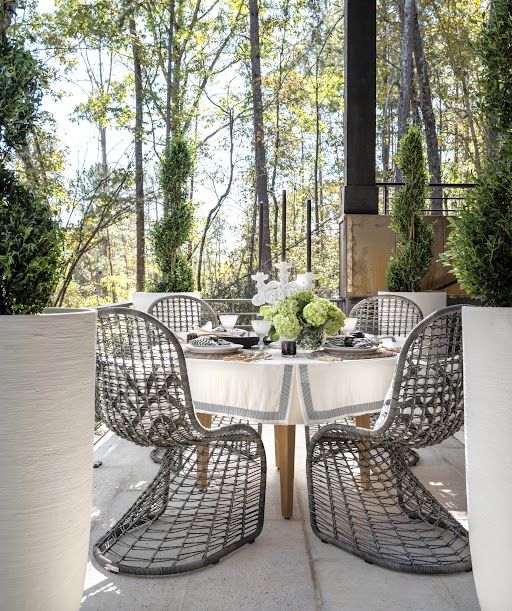 An outdoor dining