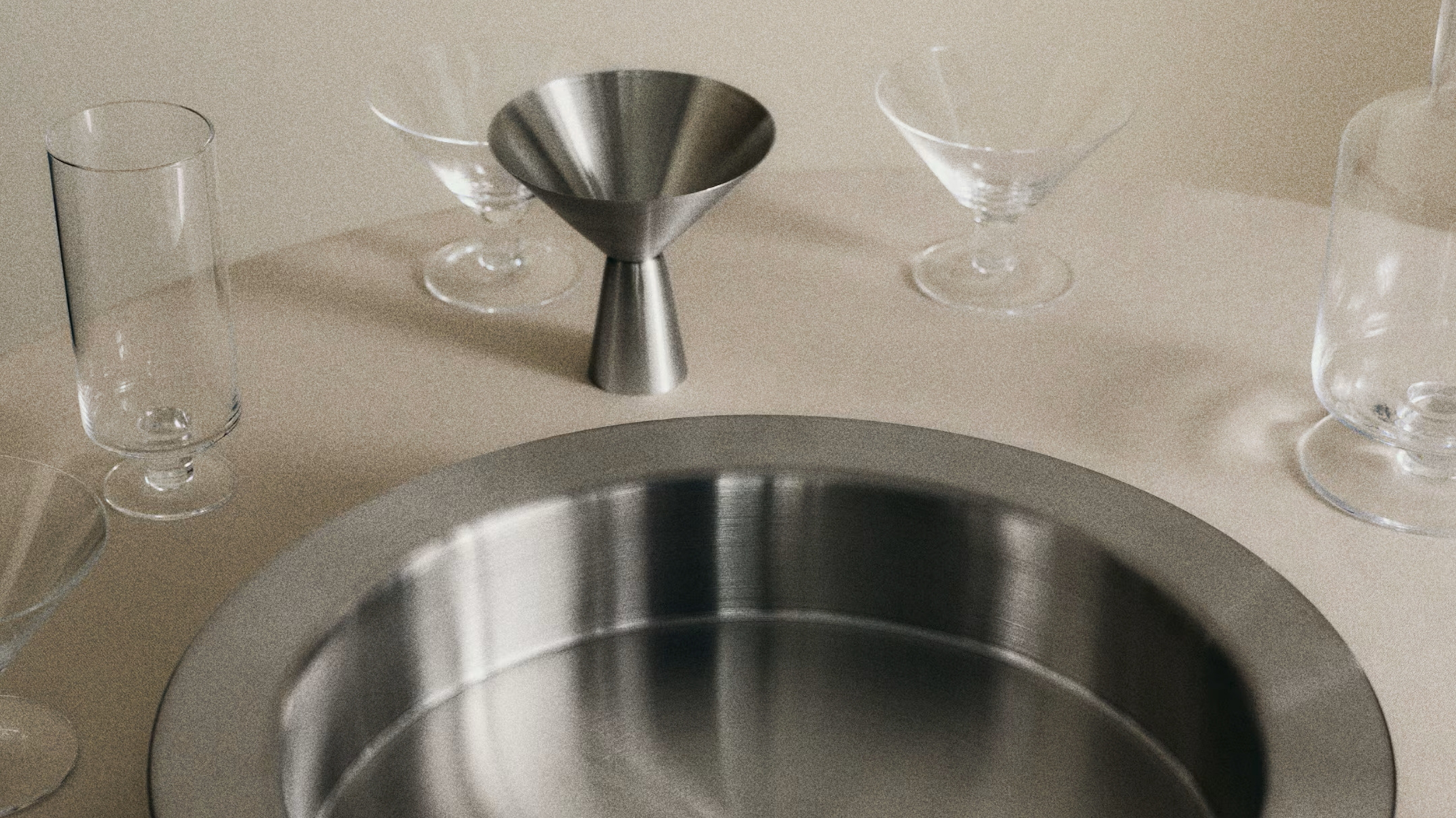 Minimalist dining collection from H&amp;M Home