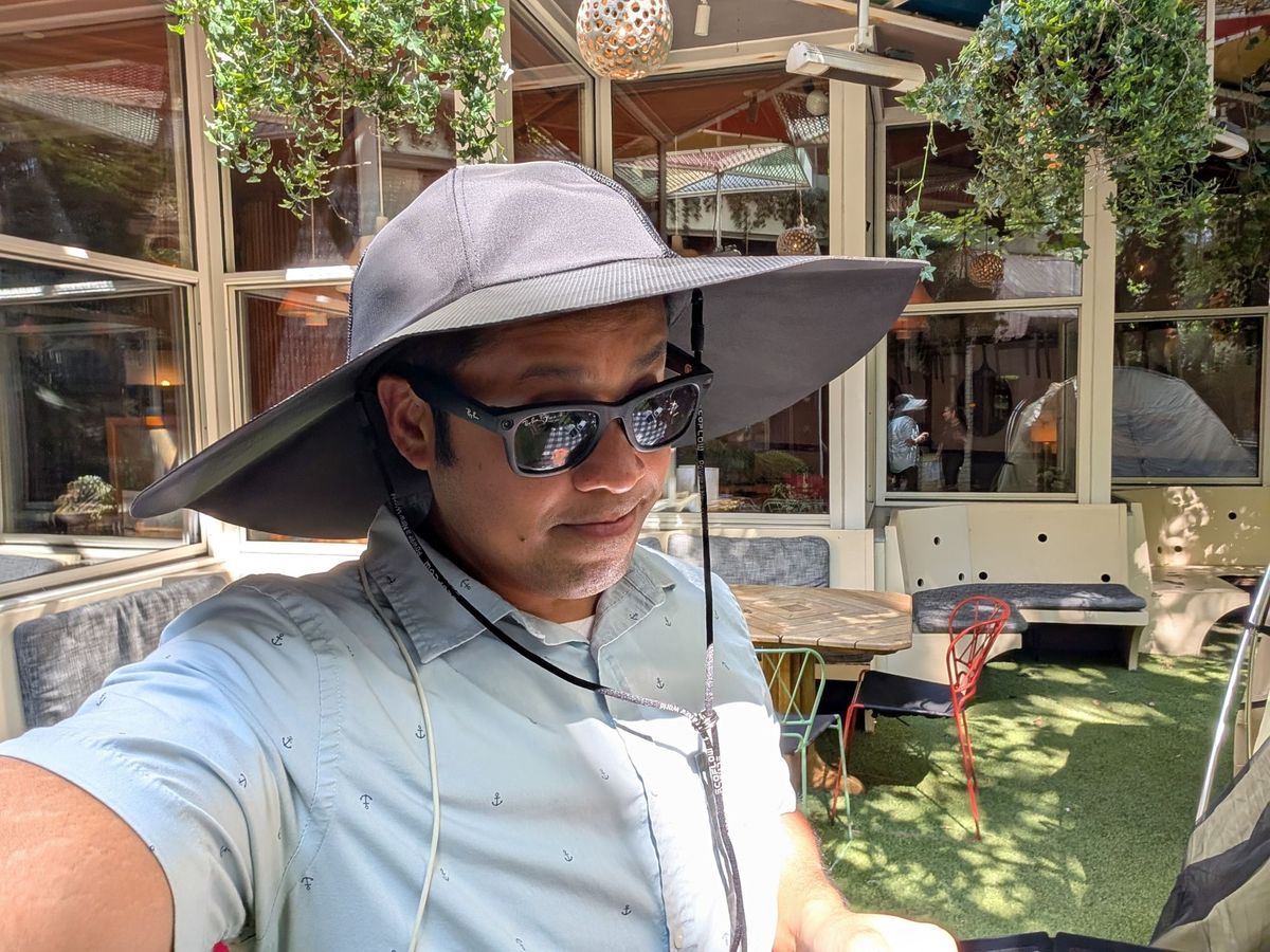Apple iOS 27 Clean Up vs Samsung Galaxy AI Photo Assist - original.