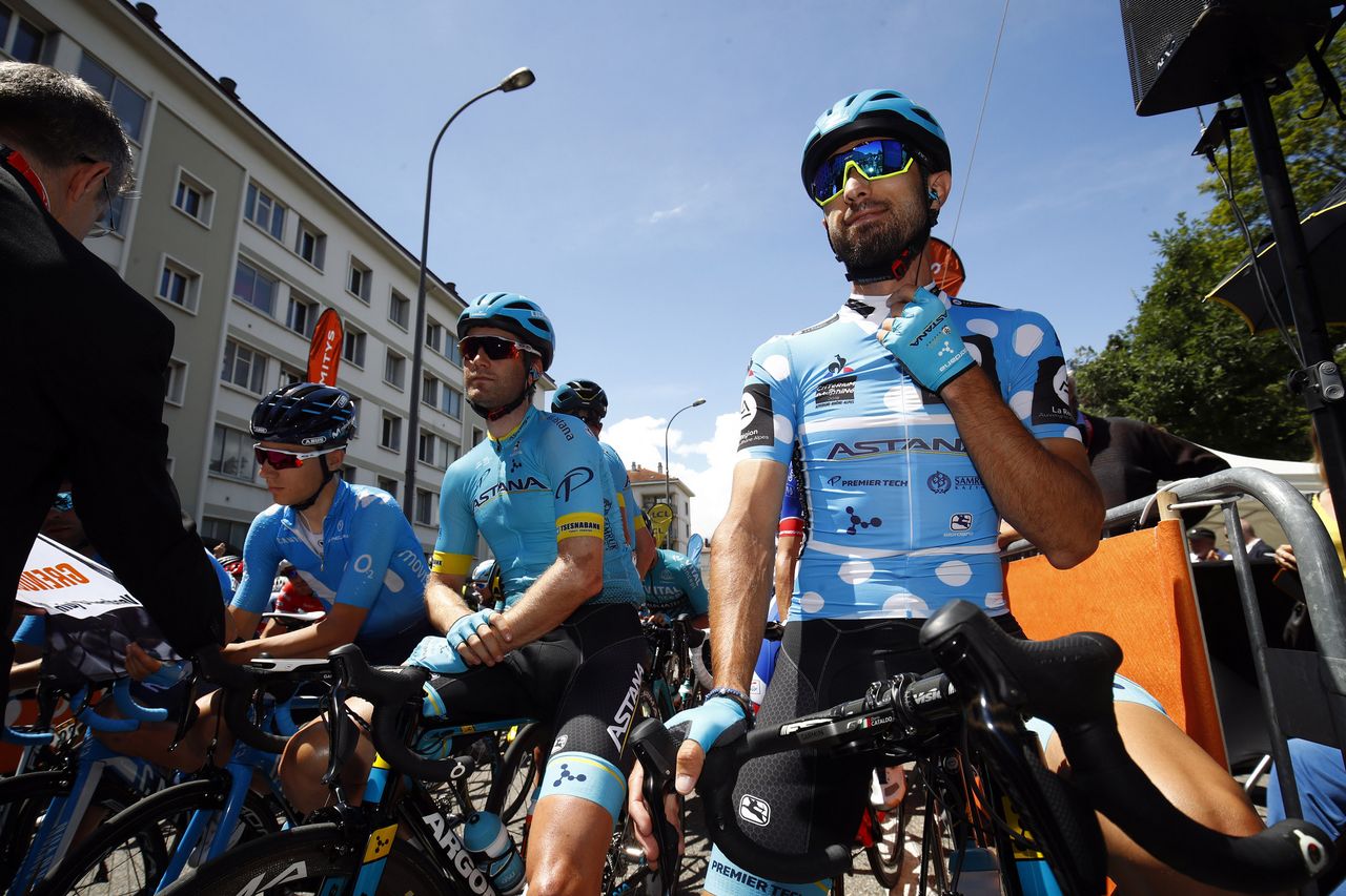 Dario Cataldo in the mountains jersey
