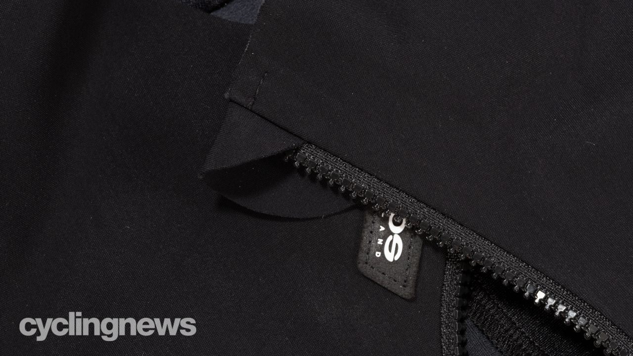 Assos Equipe RS Spring Fall Gilet detail of upper zipper garage