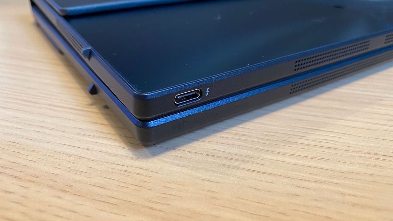 Asus Zenbook 17 Fold OLED