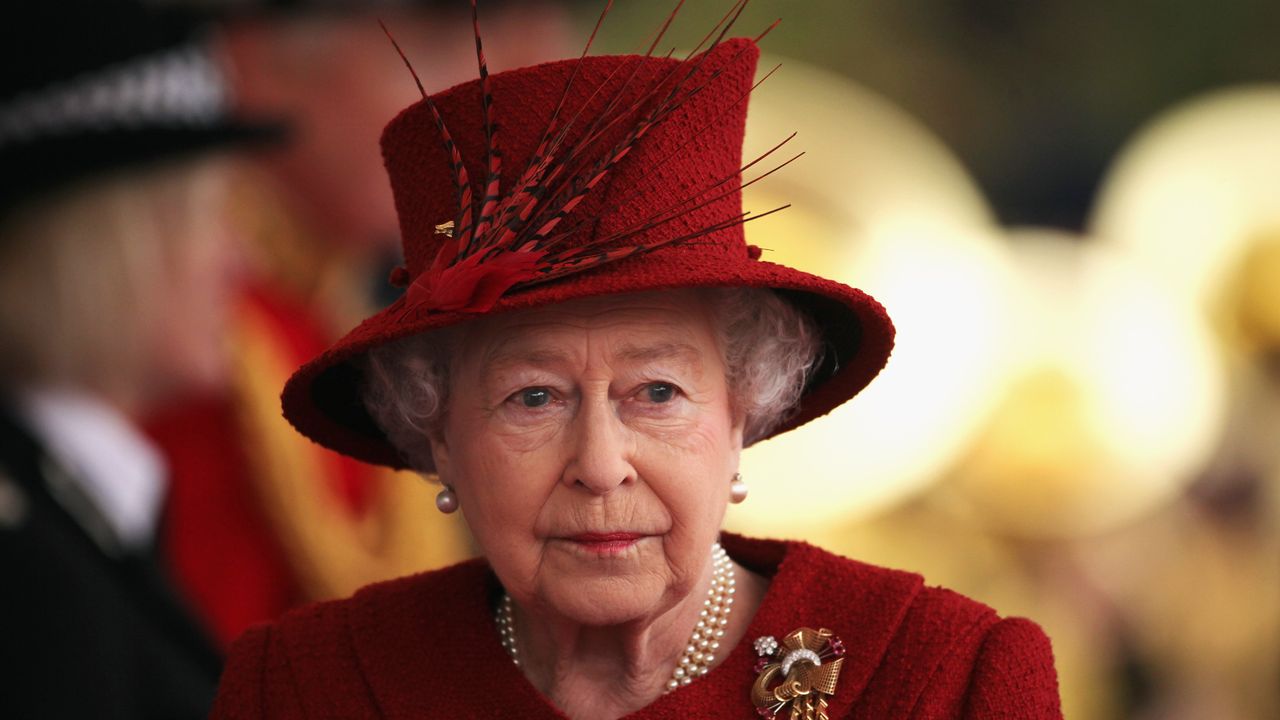 Queen Elizabeth II arrives to greet the Emir of Qatar, Sheikh Hamad bin Khalifa al Thani to her Windsor residence on October 26, 2010 in Windsor, England