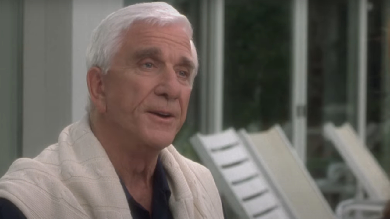 32 Hilarious Lines By Leslie Nielsen In His Funniest Movies