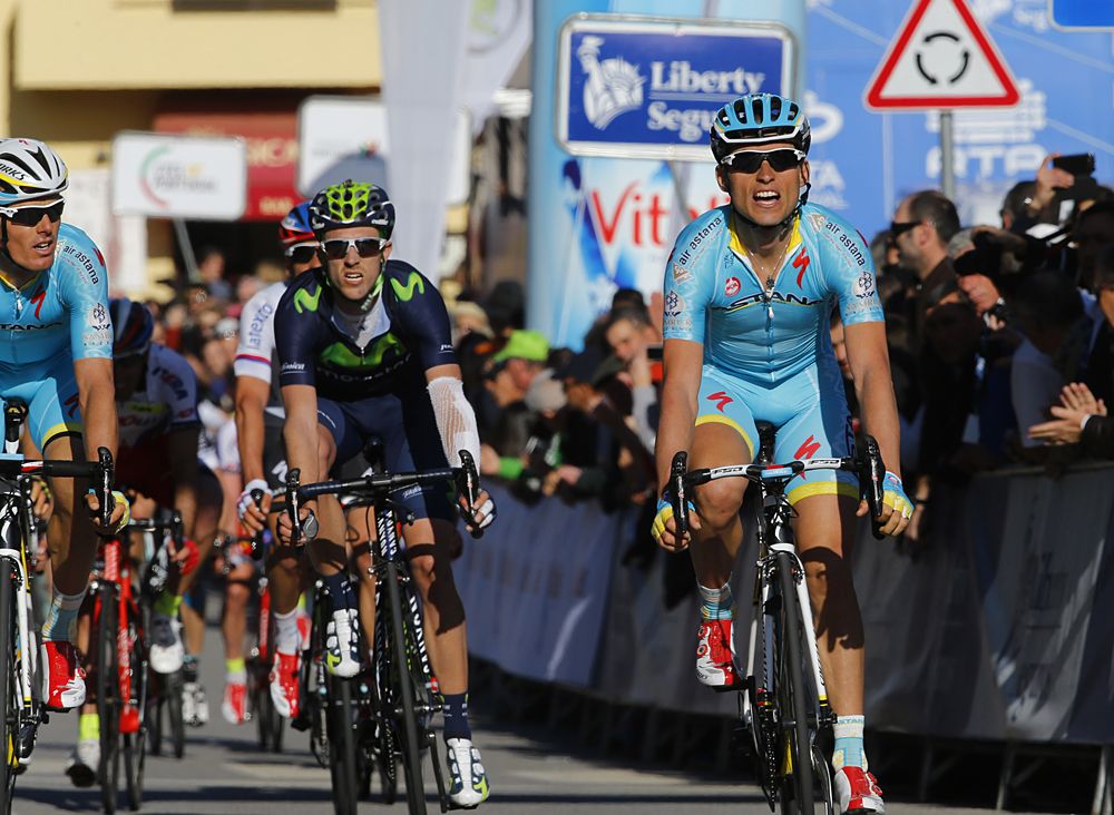 Valerio Agnoli (Astana) leads the bunch to the line