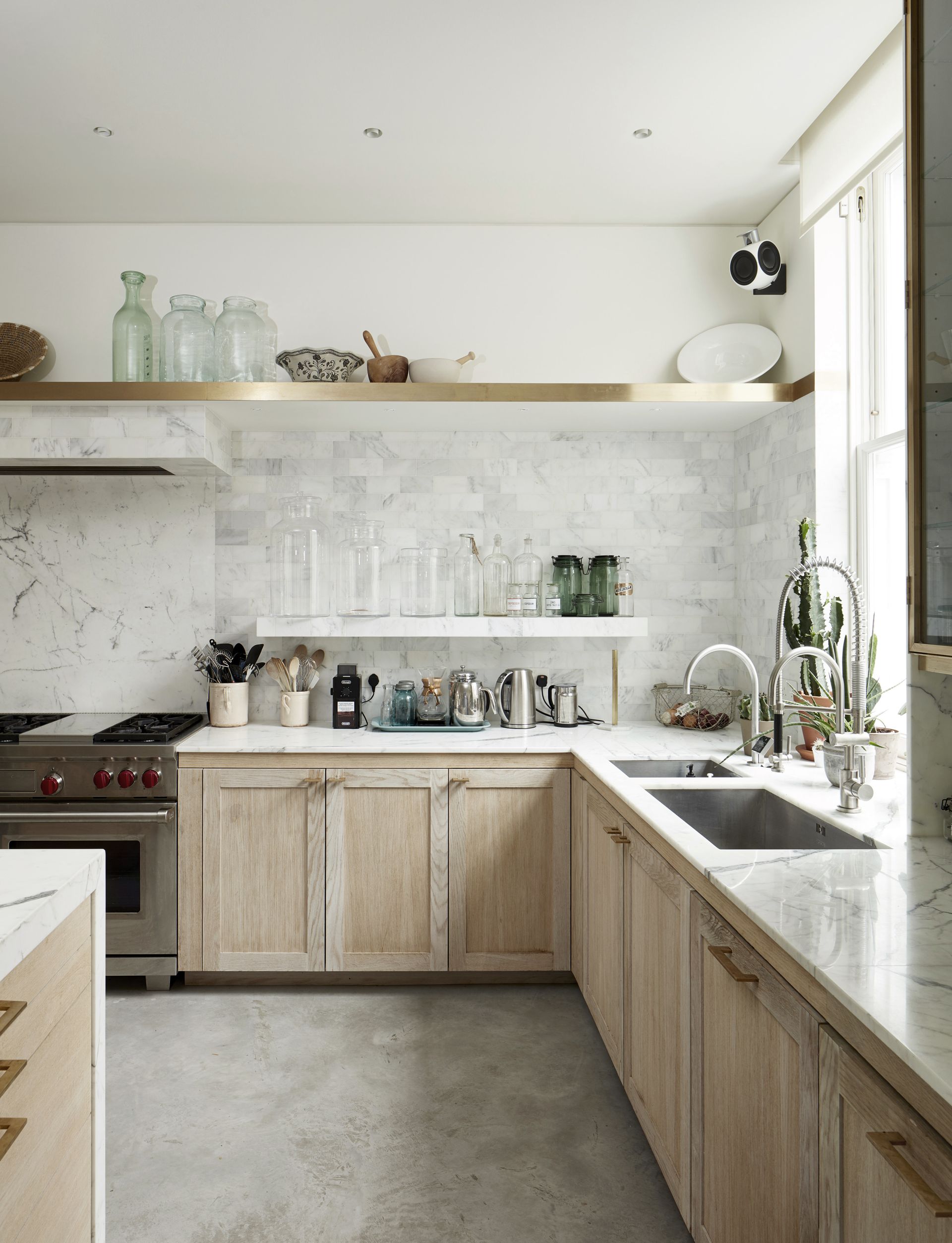 White and wood kitchen