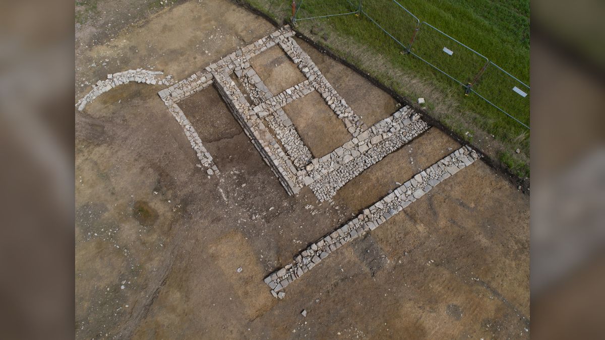 Remains Of Roman Mercenary And Beheaded Victim Found At Ancient Site In ...