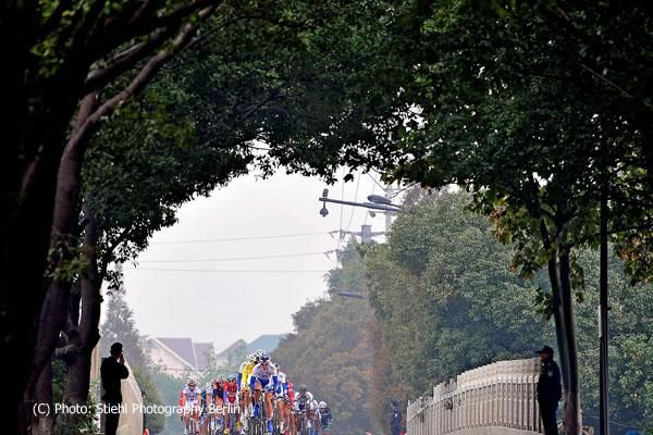 The peloton on the final Tour of Taihu Lake stage