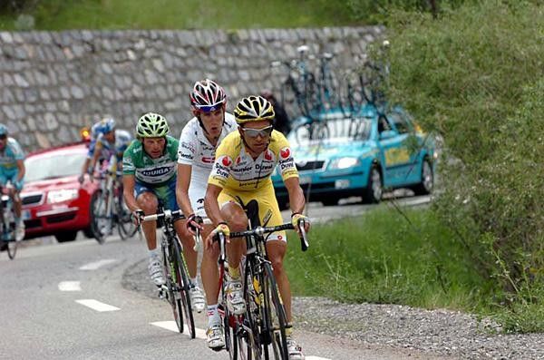 Simoni leads Schleck
