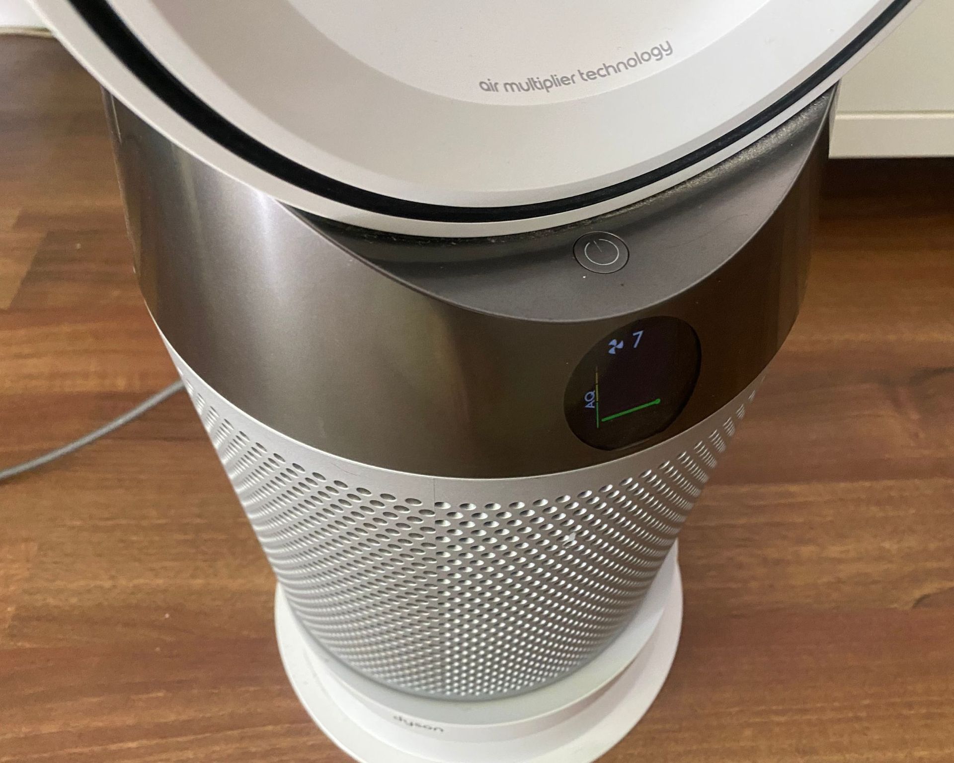 Dyson Pure Hot + Cool HP04 close up of display