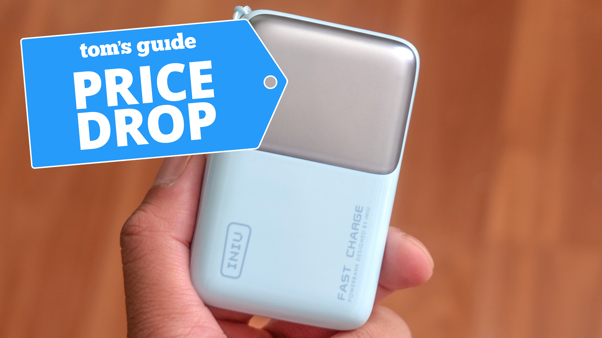 INIU Pocket Rocket P50 held in hand