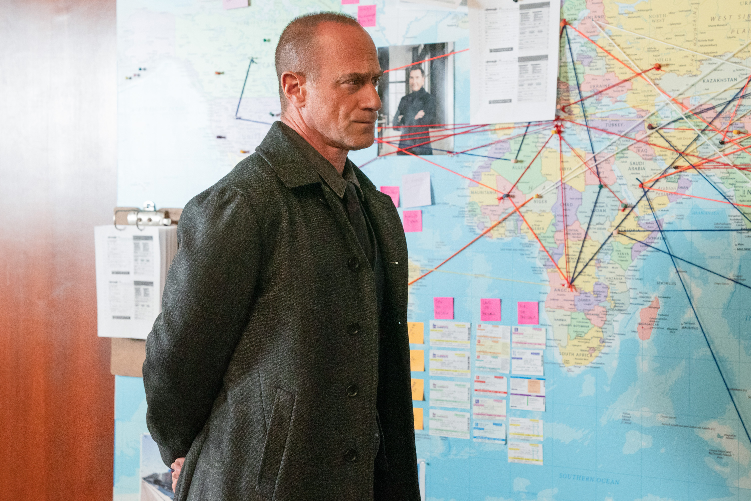 TV Tonight Detective Elliot Stabler works on a complicated case.