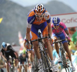 Robert Gesink (Rabobank) pushes to the line