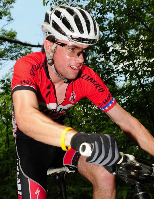 Tad Elliott (Sho-Air / Specialized) races at the Massanutten HooHa!