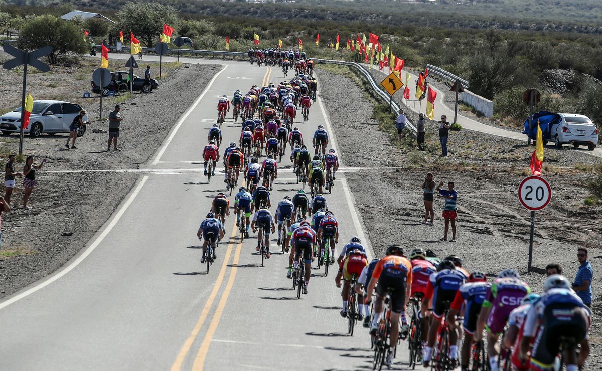 The race is single file stage 6 Vuelta a San Juan