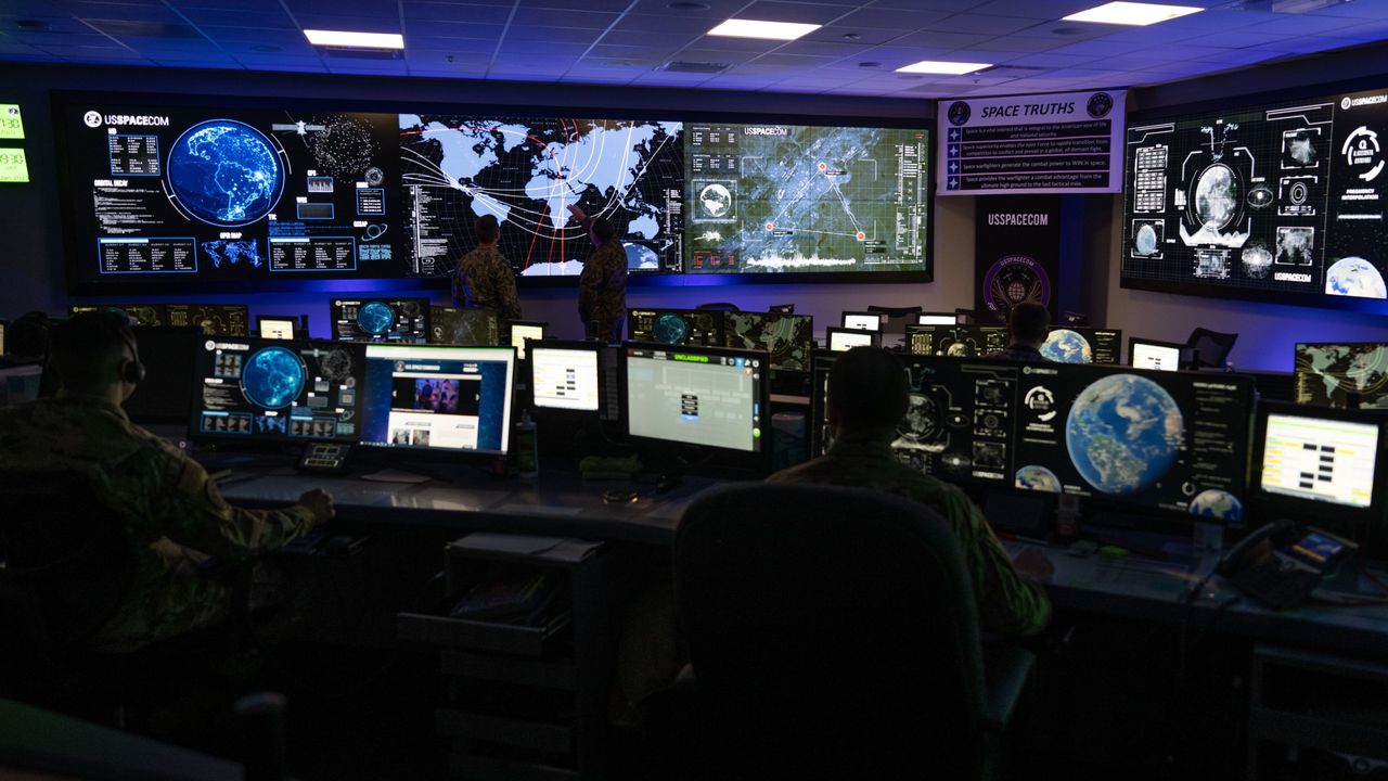 US military practices orbital dogfighting in 1st-ever 'live fly' exercise in space