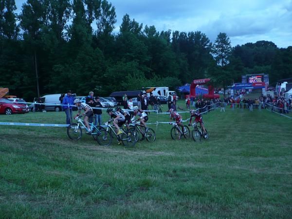 The men start a heat of the eliminator.