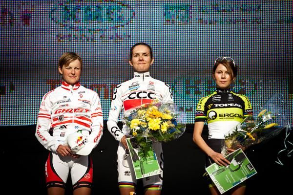 The elite women's podium: Lisi Osl, Maja Wloszczowska, Irina Kalentieva