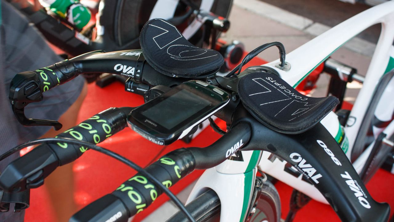 The Oval cockpit looks cool, but lacks adjustability as the relationship between extensions and base bar is fixed (Matthew Allen / Immediate Media)
