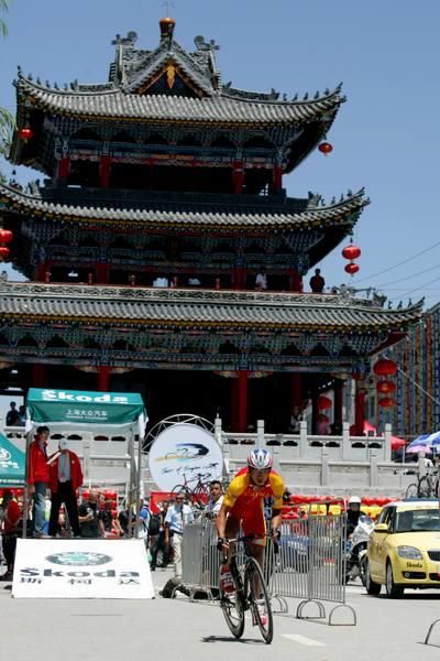 Ji Jianhua (China) got the crowd vocal as he came off the start ramp.
