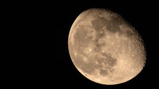 How to capture images of the moon