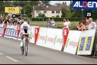 Michael Hepburn (Australia) heads to the finish line of the prologue