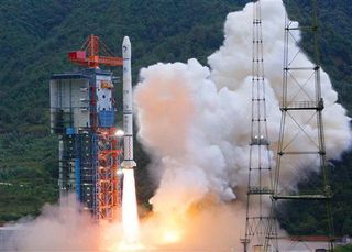 China Insists There's No Asia Space Race 