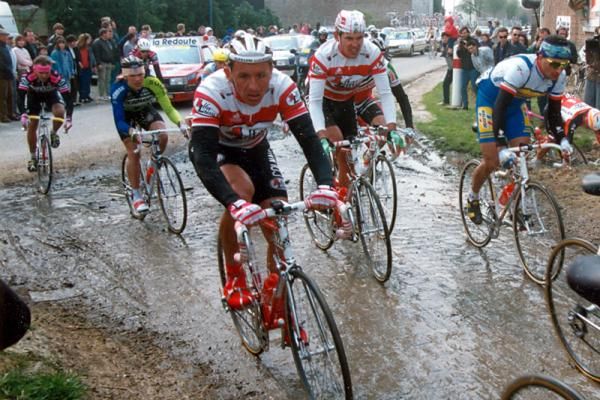 A young Andrei Tchmil in action for Alfa Lum in 1990