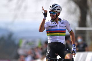 Elite Men - Dylan Teuns wins La Flèche Wallonne