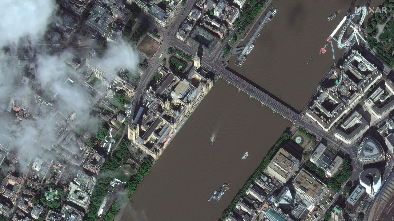 A satellite photo of a huge line of mourners waits to pay respects to Queen Elizabeth II